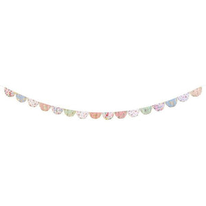 English Garden Scallop Garland