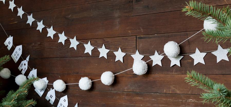 Cream Pom Pom Banner